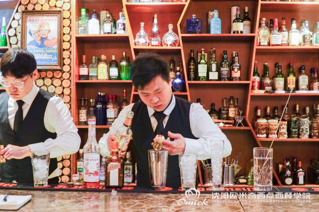 调酒师培训班评价