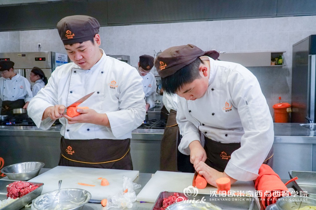 选西餐学校应该考虑哪些方面