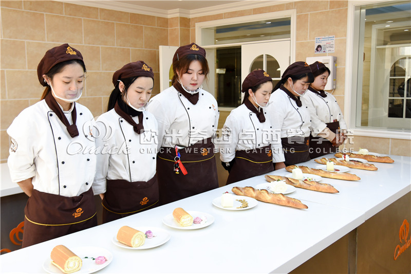 零基础选择短期的西点烘焙学校能学到技术么学西点烘焙给安排工作么