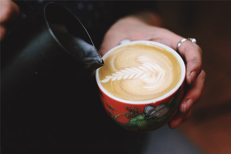 咖啡学习|你与咖啡拉花大神只差一个欧米奇的距离！